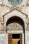 Verona, Cattedrale di San Zeno, il protiro. 